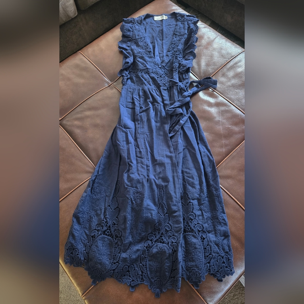 Everleigh Navy Lace Wrap Dress Size Small - Picture 12 of 16